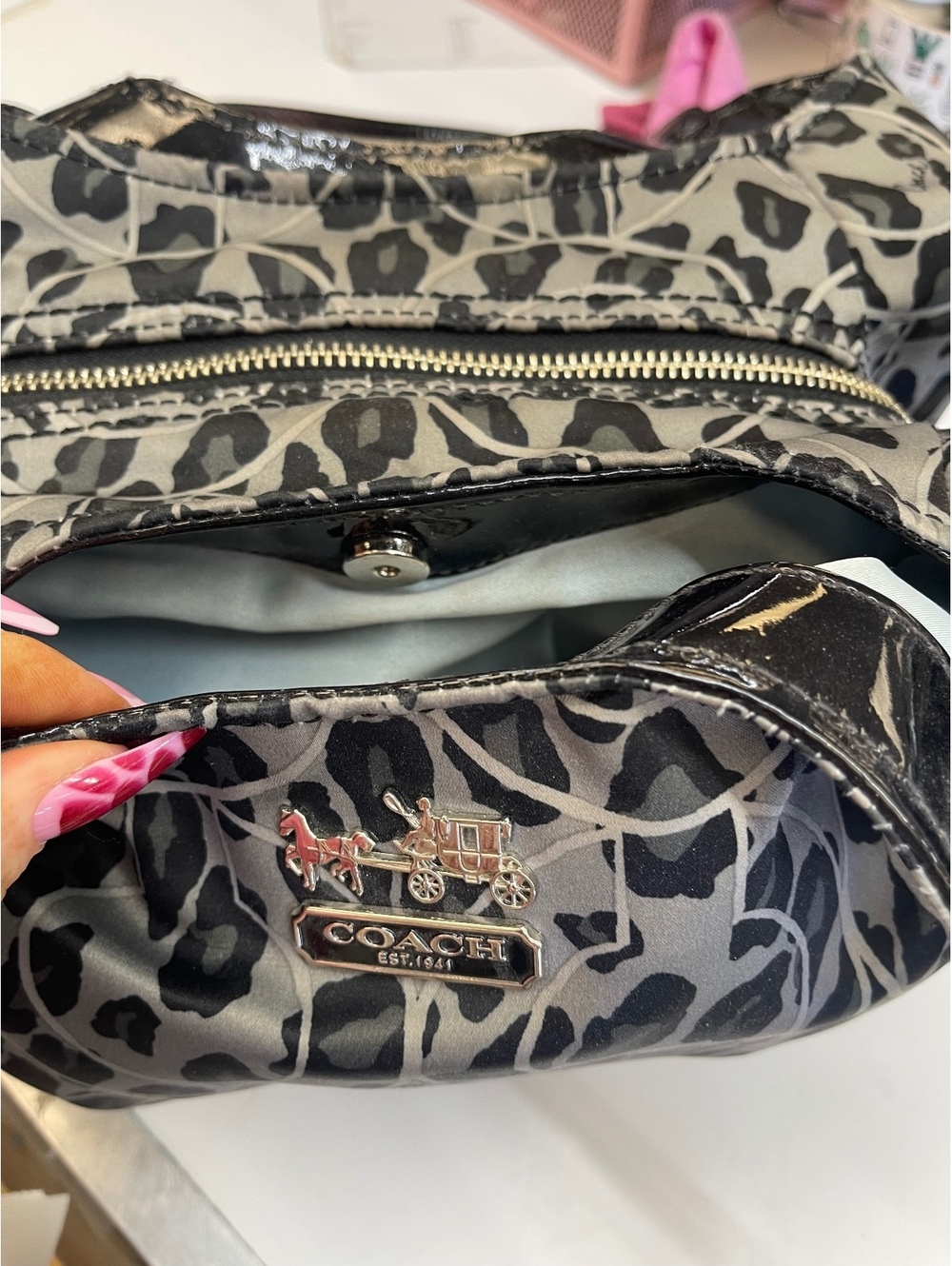 Coach Women's Shoulder Bag with Black and Gray Leopard Print - Picture 6 of 8